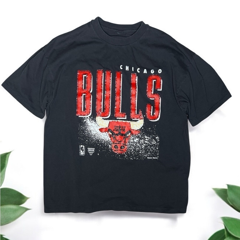 Vintage Hanes Single Stitch Upcycled Chicago Bulls Graphic Basketball NBA Shirt